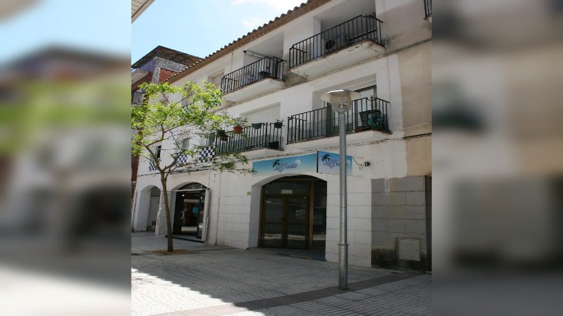 Local comercial de 146m² en calle Esglesia, Castell-platja D´aro, Girona