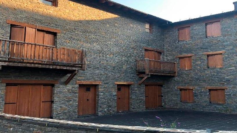 292m² Chalet on street Central, Alp, Girona