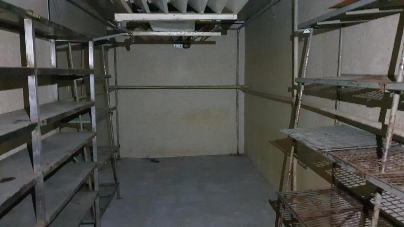 Salle de stockage de 35m² dans rue Franartau, Girona