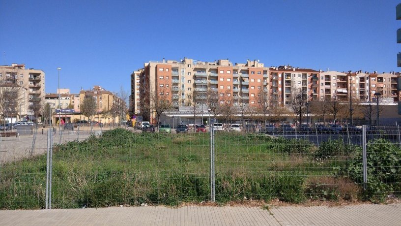 Terrain urbain de 602m² dans rue Pau Maso, Salt, Girona