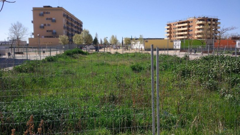 Terrain urbain de 602m² dans rue Pau Maso, Salt, Girona