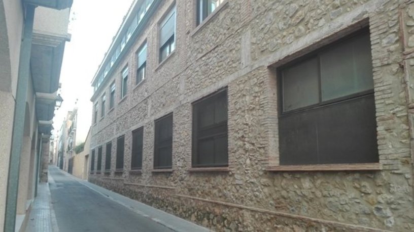 Travail arrêté dans rue Major, Torroella De Montgrí, Girona