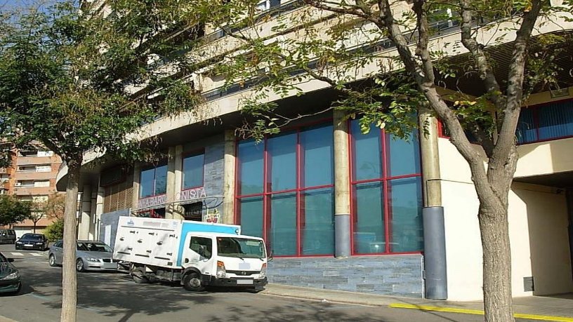 Local comercial de 455m² en calle Doctor Combelles, Lleida, Lérida