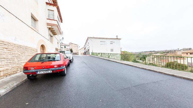 Salle de stockage  dans rue Baixada Del Pont, Bisbal Del Penedès (La)