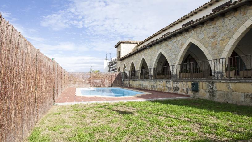 123m² Townhouse on street Escipions, Roda De Berà, Tarragona