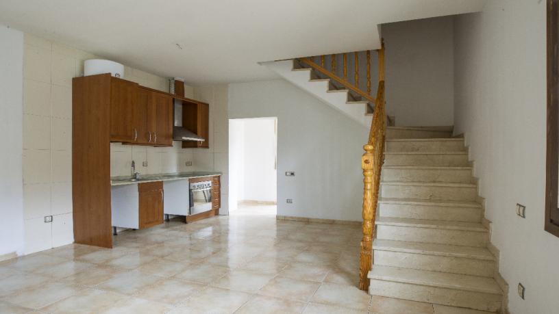 123m² Townhouse on street Escipions, Roda De Berà, Tarragona