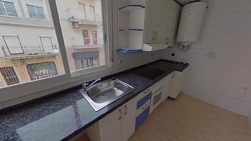 76m² Flat on street Vint-i-u, Tarragona