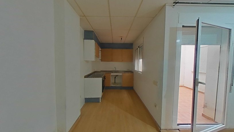 Local comercial de 34m² en calle Ruiz De Alda, Amposta, Tarragona