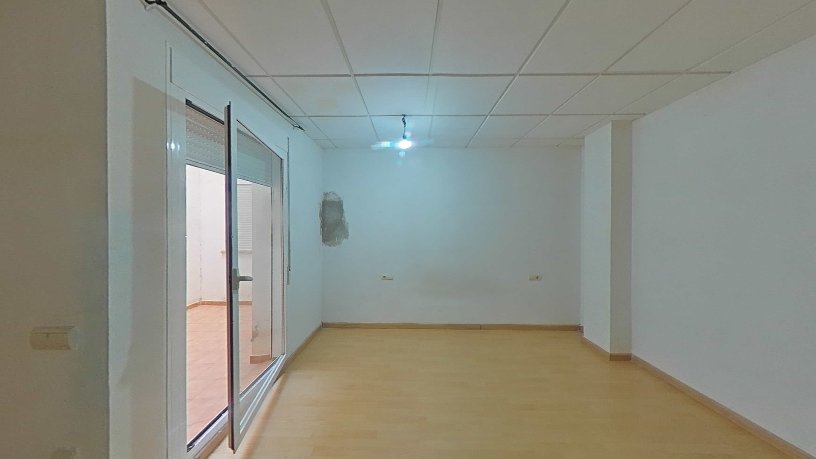 Local comercial de 34m² en calle Ruiz De Alda, Amposta, Tarragona