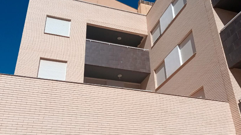 Obra parada en calle Major, Ulldecona, Tarragona