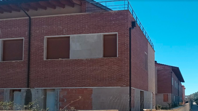 Obra parada en calle Barcelona, Ulldecona, Tarragona