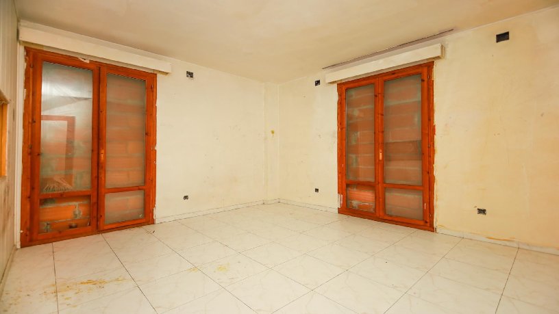 Appartement de 301m² dans rue Oliver, Tortosa, Tarragona