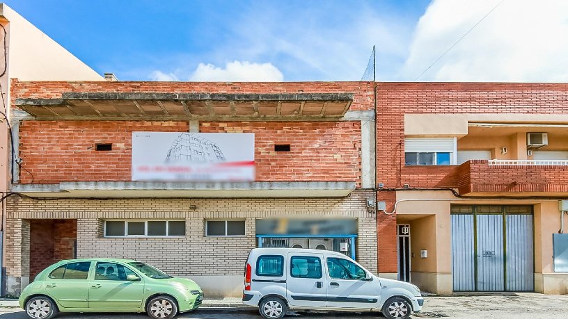 Travail arrêté dans rue Roquetes, Deltebre, Tarragona