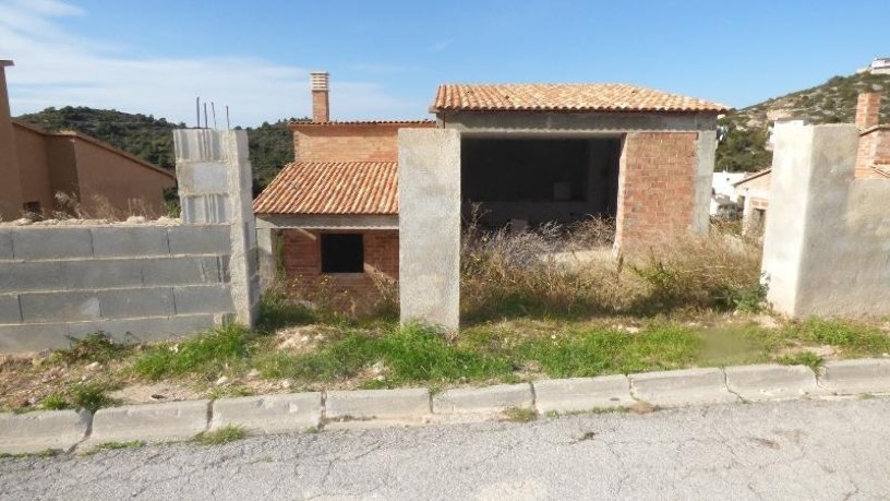 Obra parada en calle Delta De L Ebre Parcel·la 8 10 11 I, Calafell, Tarragona