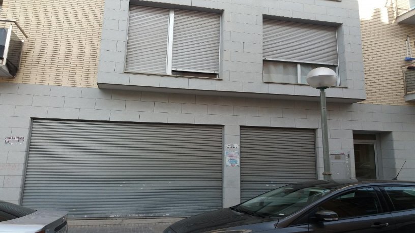 Local comercial de 99m² en calle Vint-i-u, Tarragona