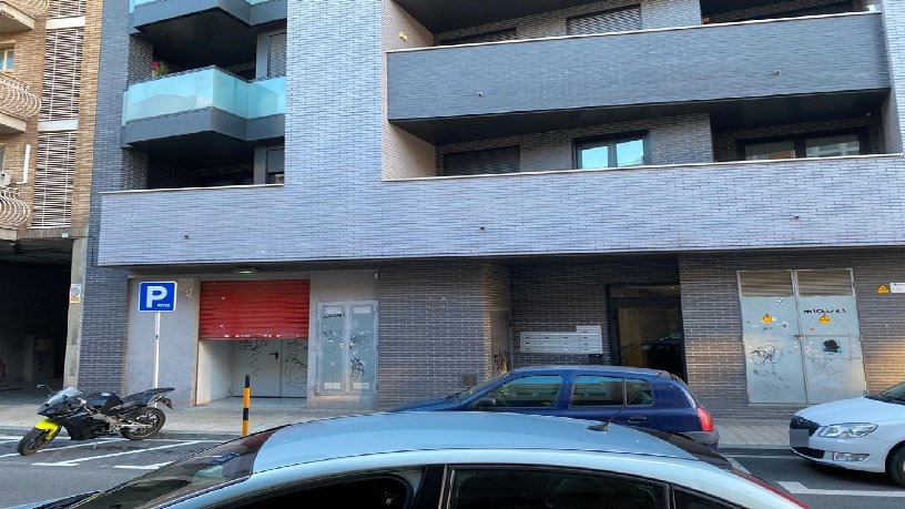 Local comercial de 864m² en calle Jacint Verdaguer, Reus, Tarragona