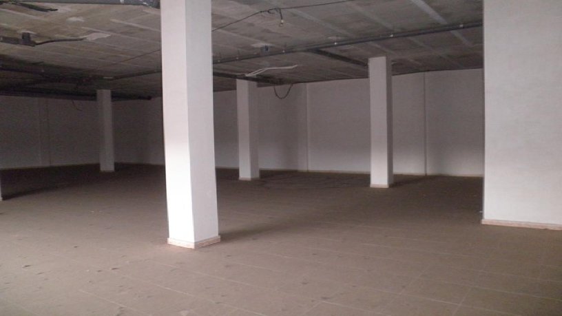 Local comercial de 213m² en calle Juan Sebastian Elcano (Plaza Francesc Macia I Llus, Tortosa, Tarragona