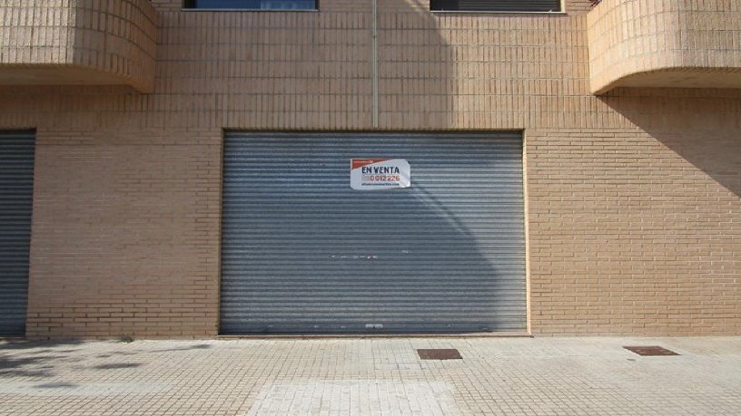 Local comercial de 213m² en calle Juan Sebastian Elcano (Plaza Francesc Macia I Llus, Tortosa, Tarragona