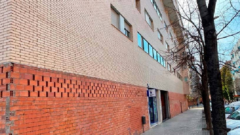 Local comercial de 125m² en calle Pere De Lluna, Reus, Tarragona