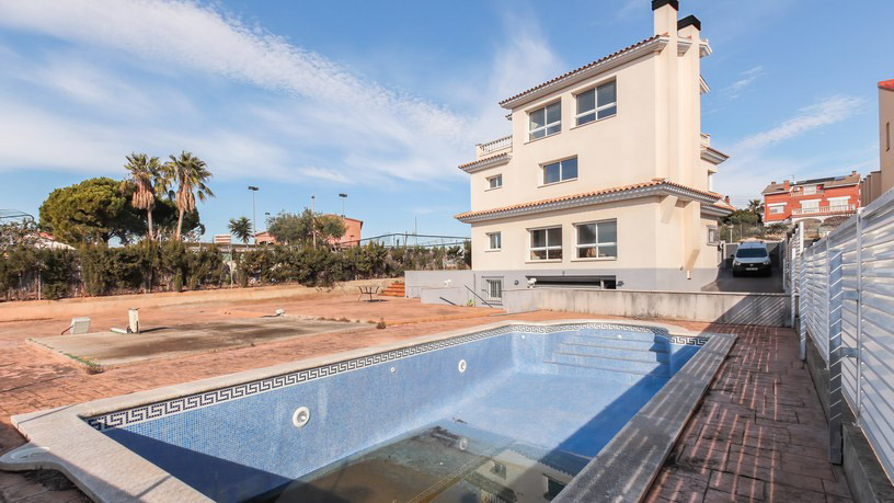 Chalet de 379m² en calle Miquel Costa I Llobera, Vendrell (El), Tarragona