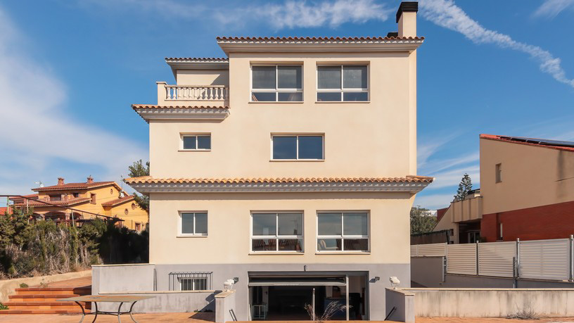 Chalet de 379m² en calle Miquel Costa I Llobera, Vendrell (El), Tarragona