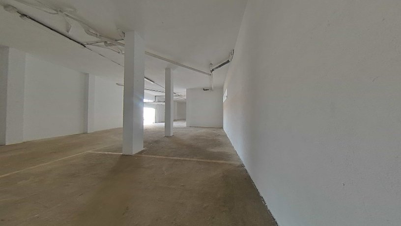 Local comercial de 232m² en calle Francisco Guerra, Badajoz