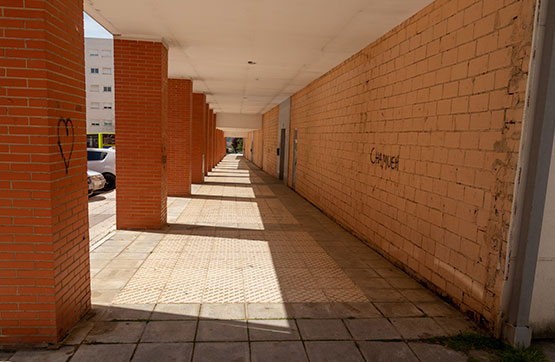 Commercial premises in street Lady Smith, Badajoz