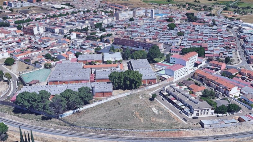 Urban ground  on street Puente De Palos, Badajoz