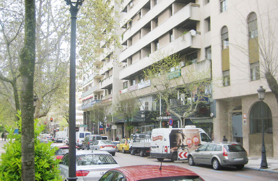 60m² Commercial premises on avenue España, Cáceres