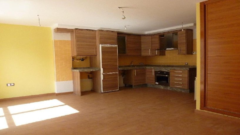 Trastero de 38m² en calle Margallo, Cáceres