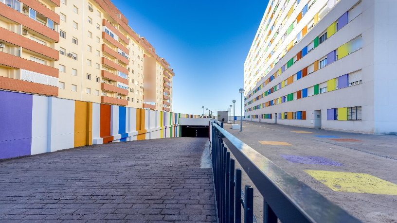 Place de stationnement de 32m² dans rue Azucena, Cáceres