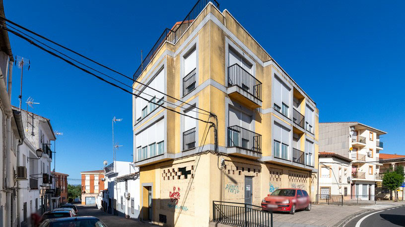 Obra parada en calle Cristobal Colon, Malpartida De Plasencia, Cáceres