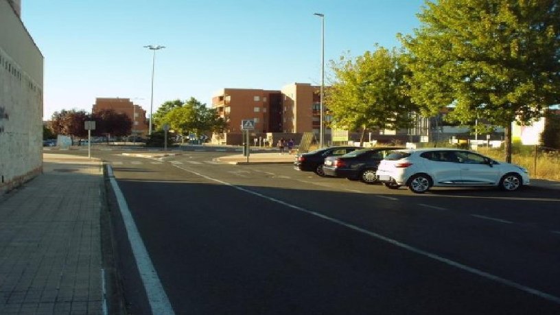 Suelo urbano de 4374m² en plaza Sup21 Urb Ronda 21, Cáceres