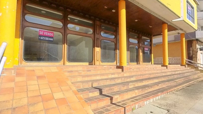 Local comercial de 850m² en avenida Fisterra, Cee, A Coruña