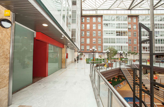 Local comercial de 86m² en plaza Europa, C.c Área Central, Santiago De Compostela, A Coruña