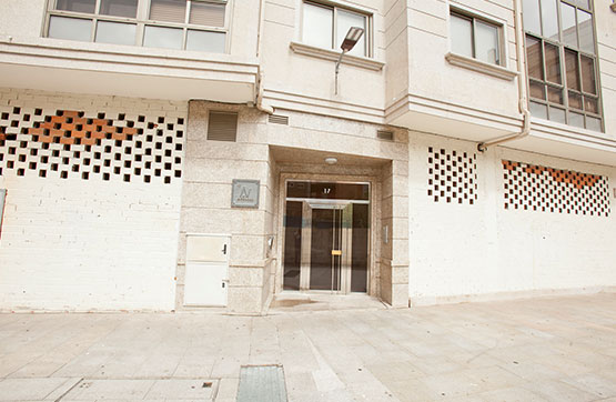 Piso de 94m² en calle Escorial, Ribeira, A Coruña