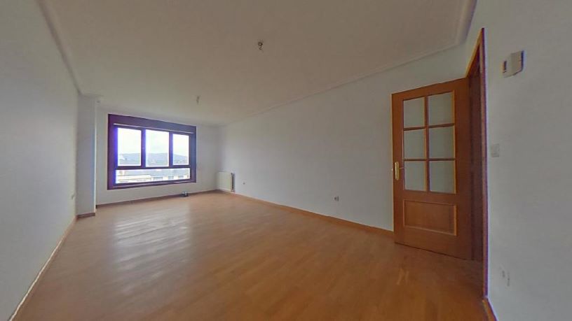 Piso de 136m² en calle Cangas, Narón, A Coruña