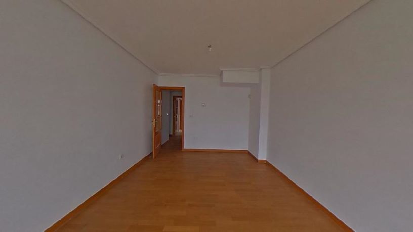 Piso de 136m² en calle Cangas, Narón, A Coruña