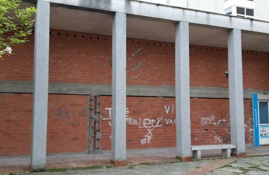 Commercial premises in street Diego Pazos, Sarria