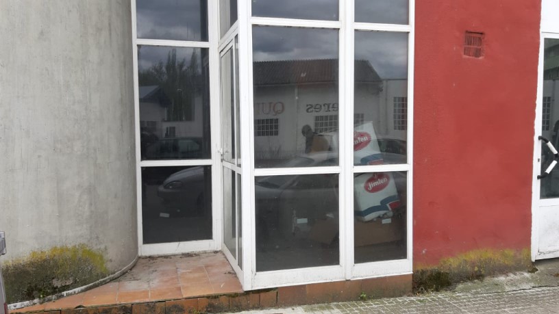 Local comercial de 144m² en calle Fiz Vergara Vilariño, S/n, Pt 101-102, Sarria, Lugo