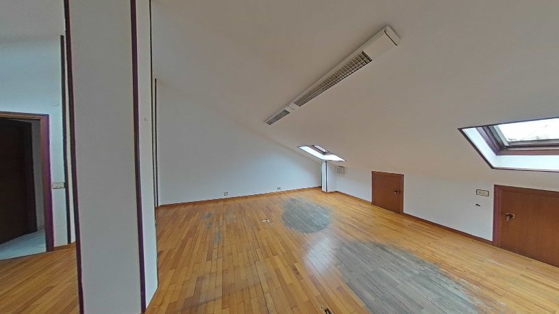 Bureau de 100m² dans avenue Leopoldo Calvo Sotelo Nº 9-11, Ribadeo, Lugo