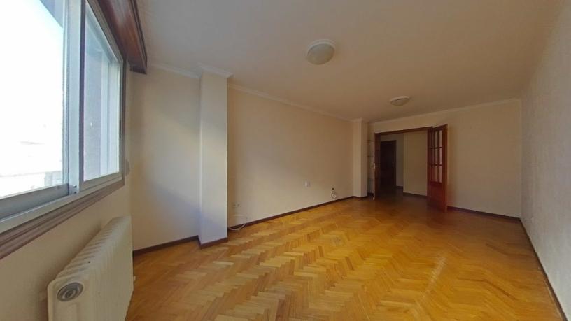 100m² Flat on street Areal, Barbadás, Orense