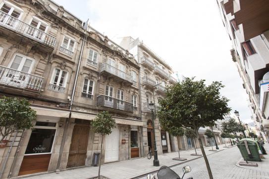 Piso de 92m² en calle Luis Taboada, Vigo, Pontevedra