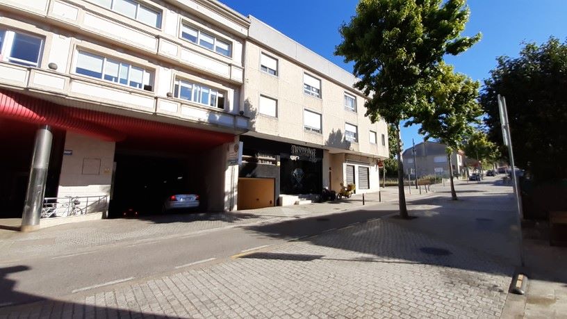 Local comercial de 1298m² en calle Damas Apostólicas, Nigrán, Pontevedra