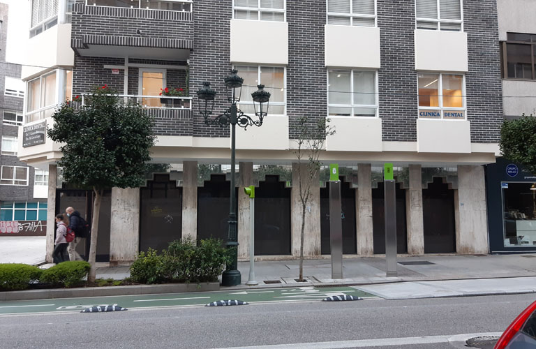 Locaux commerciaux de 1520m² dans avenue De Las Camelias, Vigo, Pontevedra