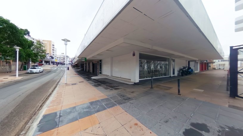 Local comercial de 92m² en calle Punta Balena, Calvià, Baleares