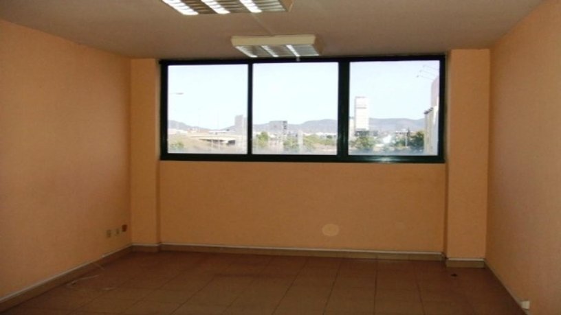 Bureau de 602m² dans rue Cala Tuent, Palma, Baleares