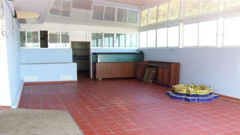 Local comercial de 100m² en calle Hostal, Castell (Es), Baleares