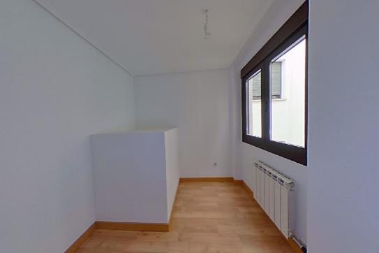 Flat in street Capitan Gallarza, Logroño