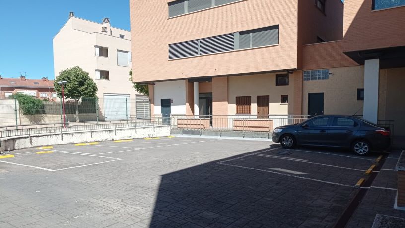 Parking space in street Julian Fernandez Ollero, Haro, La Rioja